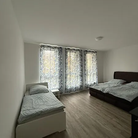 Guenstige Wunderschoene Und Barrierefreie Ferien- Und Monteurswohnung In Bei Leipzig Naehe A14 Apartment *