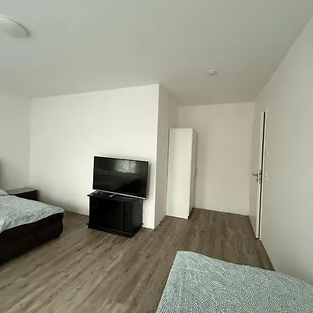 Apartment Guenstige Wunderschoene Und Barrierefreie Ferien- Und Monteurswohnung In Bei Leipzig Naehe A14 *